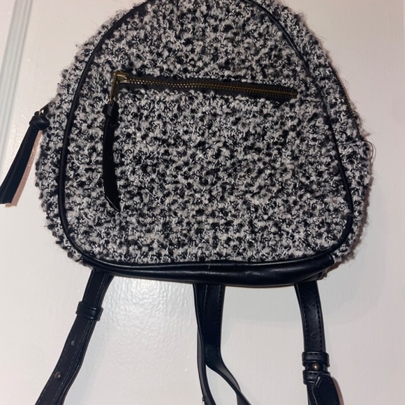 Art Class Girls Small Backpack Purse Bag Black & White - Picture 2 of 14